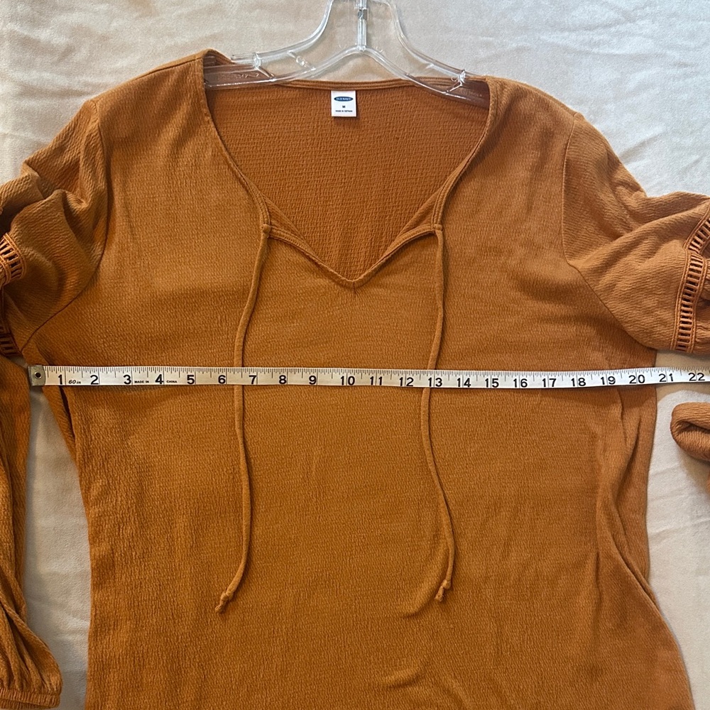 Women's Top - Picture 4 of 5